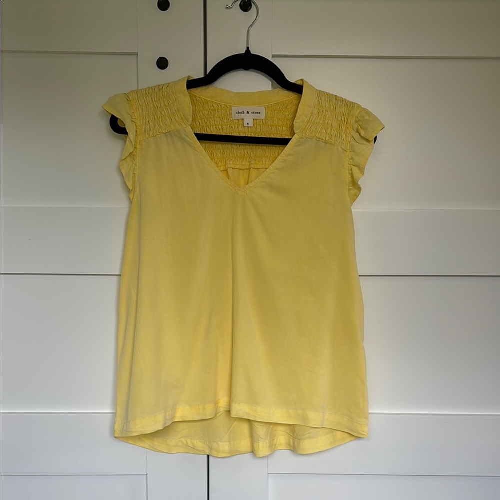 CLOTH & STONE Flocked Flutter Sleeve Blouse Top Yellow Women Small